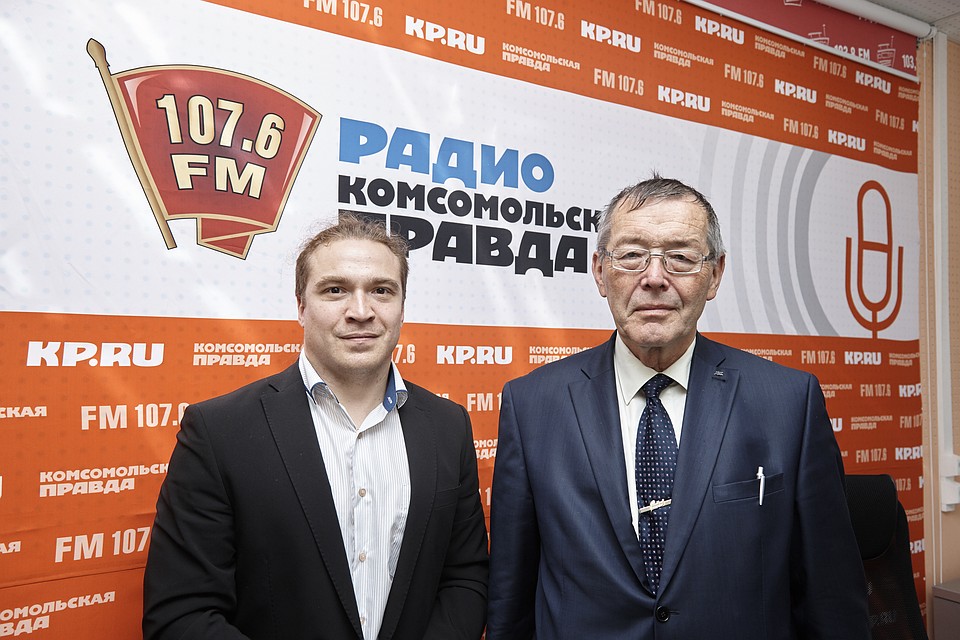 Научный сотрудник МВК им.Калашникова Вадим Хохлов и конструктор стрелкового оружия Михаил Драгунов