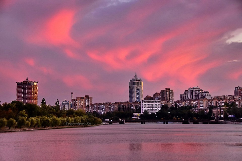 Осенние закаты над Донецком. Фото: Евгения Карпачева