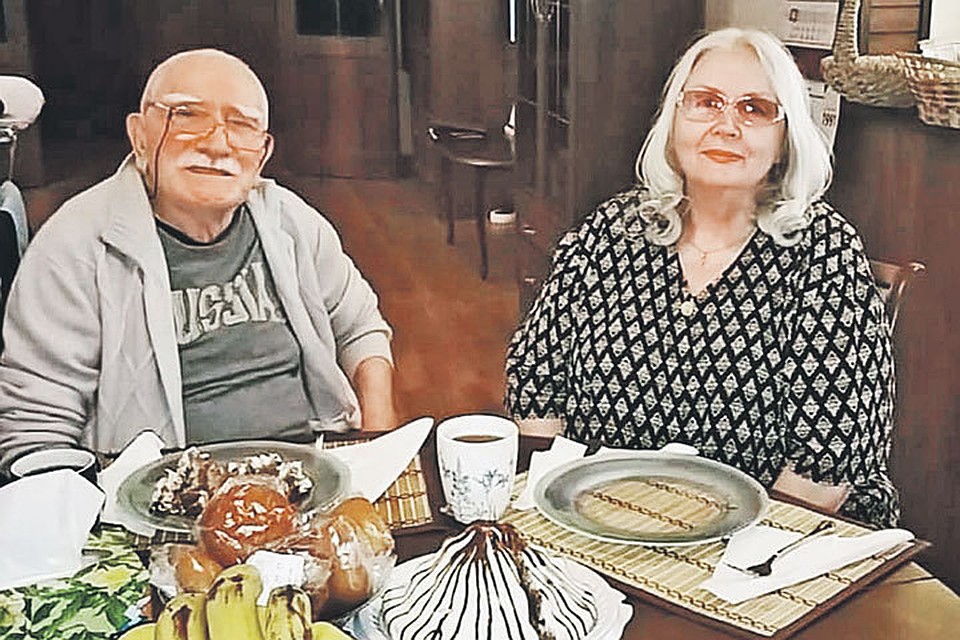 3 октября Армену Джигарханяну исполнится 84 года. Татьяна Власова моложе Джигарханяна на 8 лет. Фото: instagram.com/s_jigro