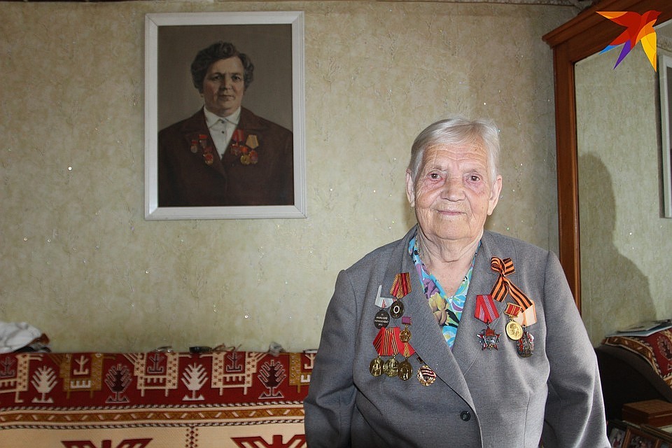 Нина Захарова - ветеран войны и труда.