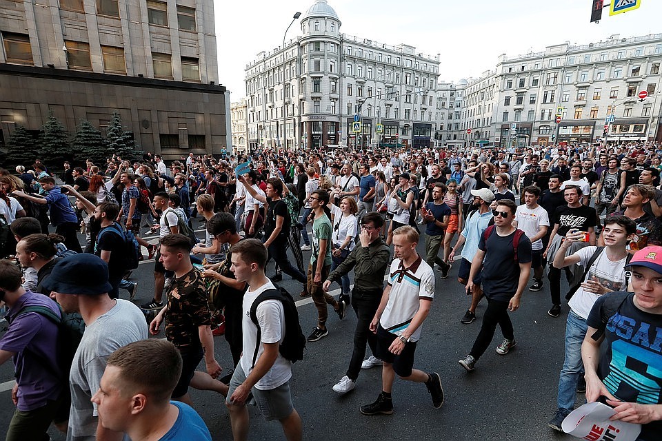 МВД: В митинге на проспекте Сахарова участвуют около 20 тысяч человек