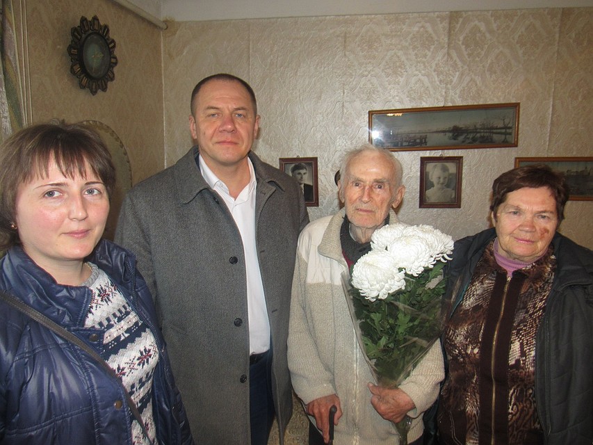 Иван Покатилов (с цветами). Фото: Facebook
