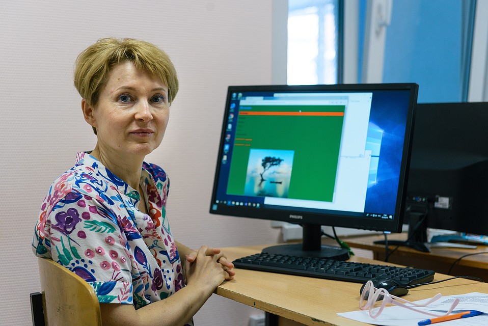 Работая в компании по продаже строительных инструментов, Инна Рузанова много лет мечтала вести блог и создавать сайты.