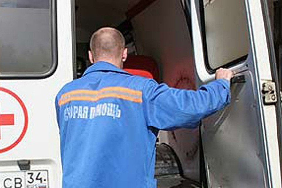 Мужчины погибли в квартире еще до приезда "скорой" и пожарных.