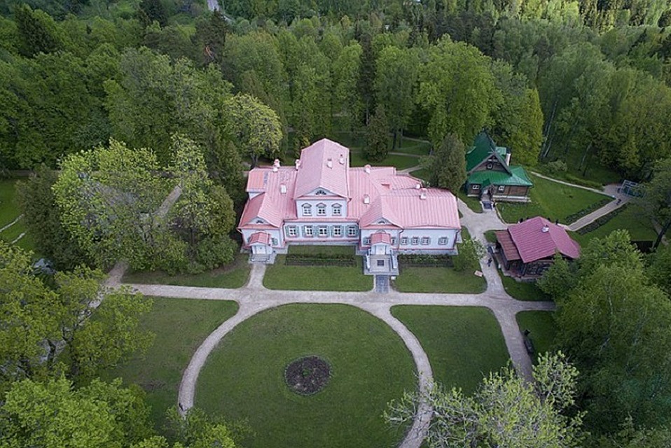 Имение Саввы Мамонтова - Абрамцево. Фото с ru.wikipedia.org