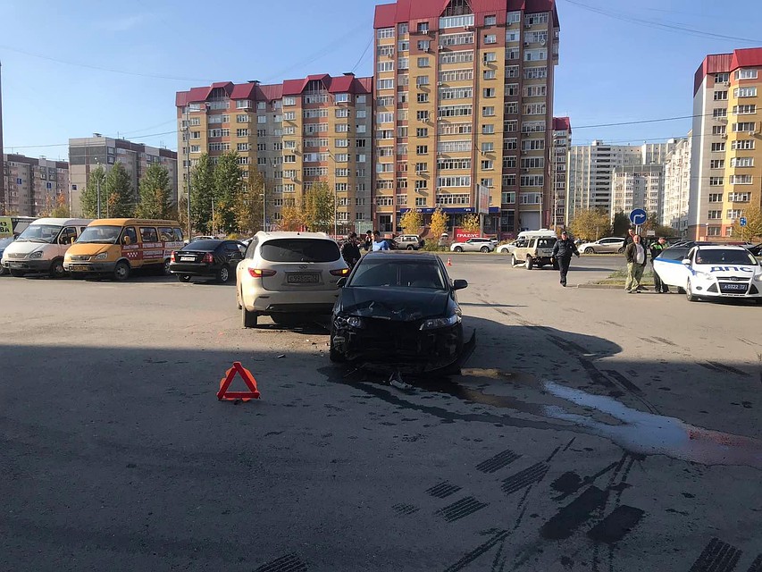 Ребенок пострадал в ДТП, которое устроила девочка устроила ДТП в центре Тюмени. Фото - ГИБДД по Тюменской области.