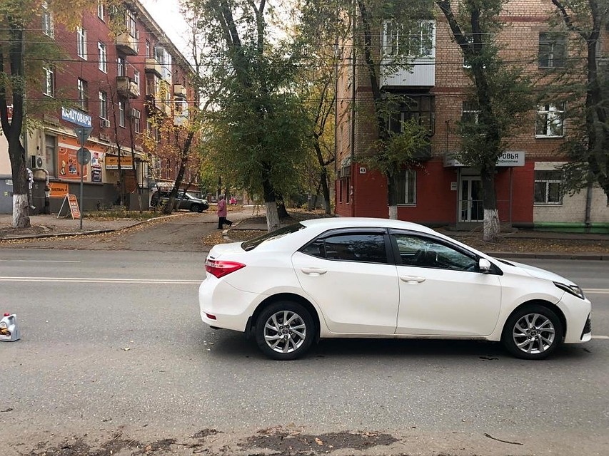 Девочка пересекала проезжую часть в неположенном месте