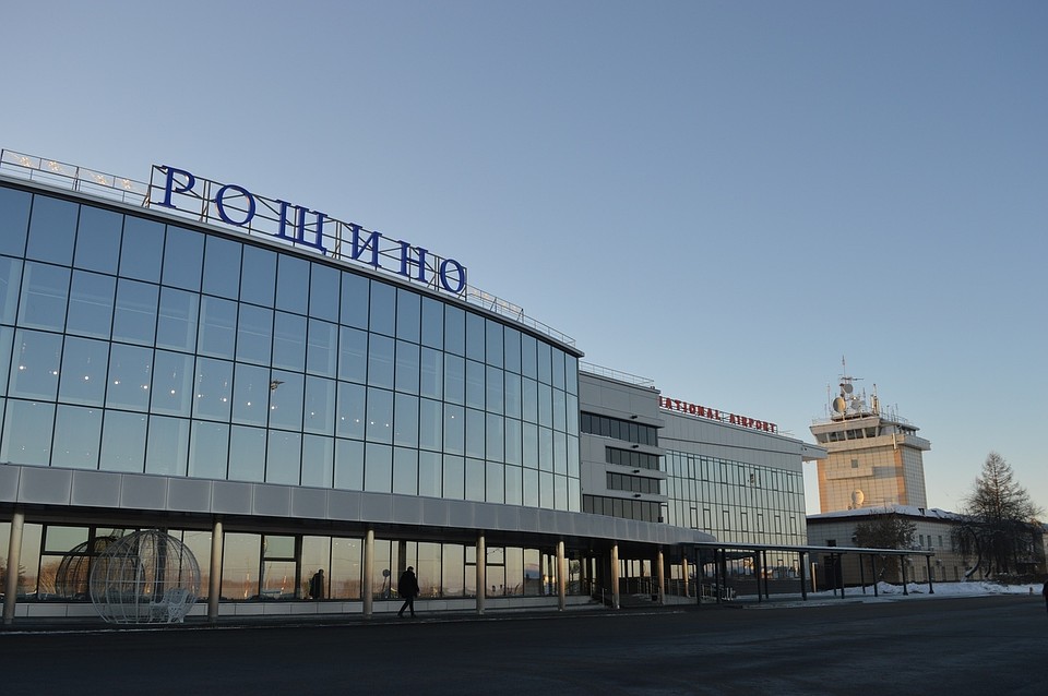 Из тюменского аэропорта Рощино около 11 часов дня экстренно эвакуировали всех пассажиров