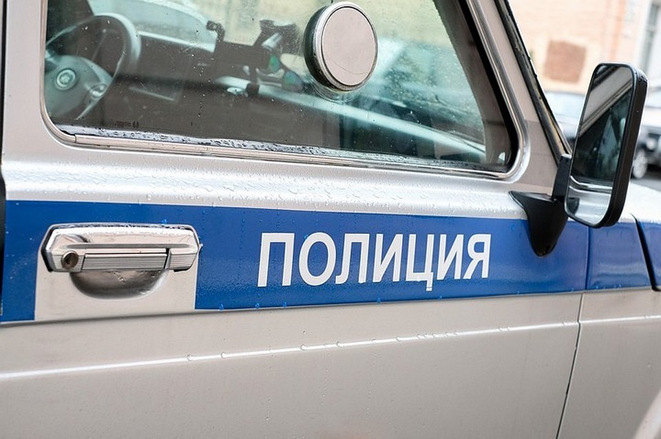 Полицейские изъяли с места преступления след обуви два пакетика из-под картошки фри