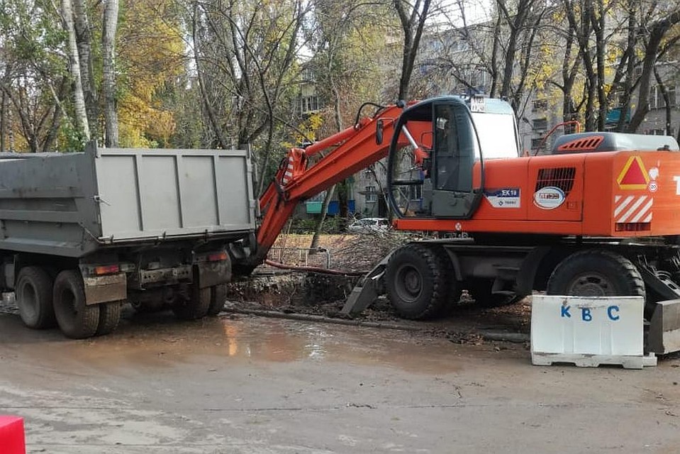 Порыв трубы на Неделина