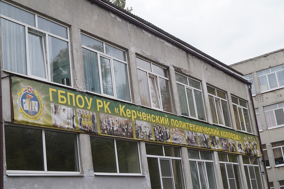 В главном корпусе заменили все окна