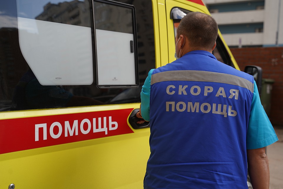 Врачи доставили пострадавшего в больницу.
