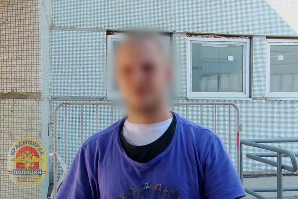 В Красноярске бизнесмен пострадал от взрыва нарколаборатории, устроенной в своей квартире. Стоп-кадр видео