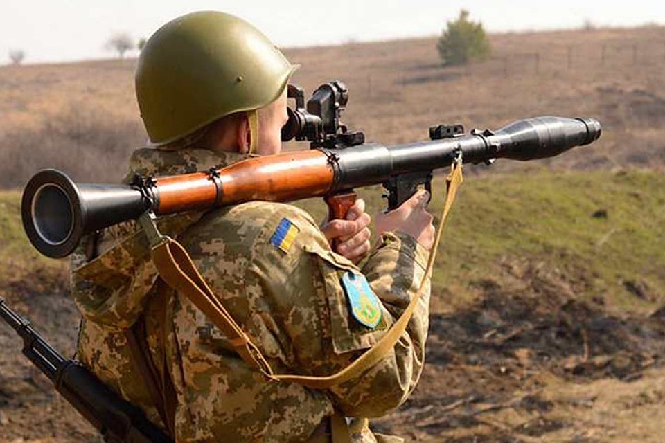 Во время переговоров в Минске украинские военные атаковали Донецкий аэропорт. Фото: ТК «Звезда»