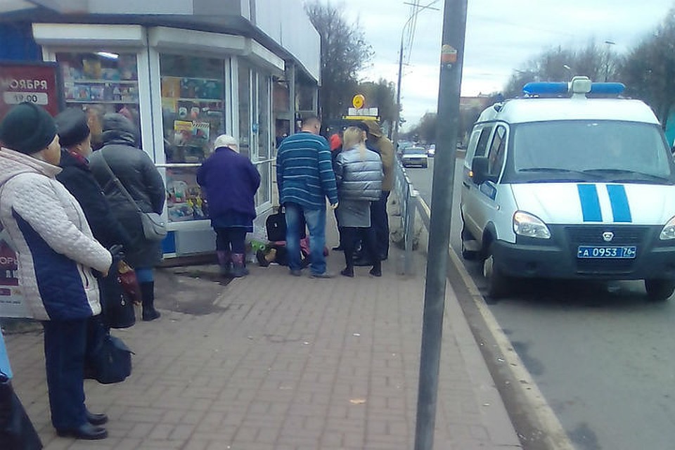 Женщине, скорее всего, стало плохо с сердцем. ФОТО: Ярославль LIVE ВКонтакте