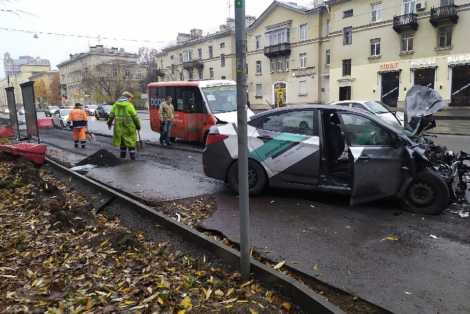 Массовая авария произошла на Каменноостровском проспекте. Фото: vk.com/spb_today