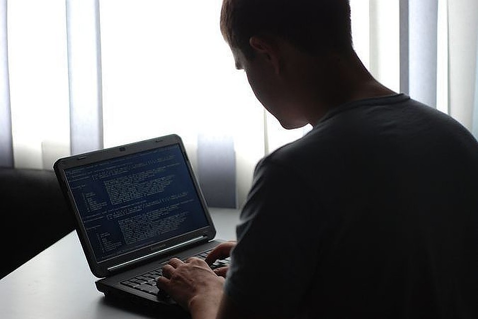 Сотрудника не стали увольнять с работы, но теперь ему придется заплатить штраф.