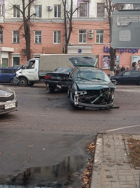 По факту аварии сотрудники полиции проводят проверку.