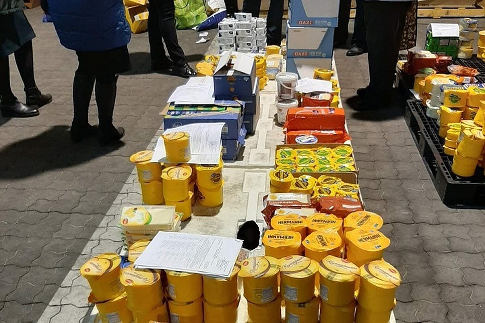 В Ленобласти сожгли 874 килограмма санкционных продуктов. Фото: Выборгская таможня.