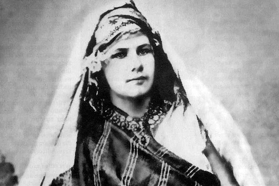Изабелла была отважной путешественницей, верхом путешествовавшей по Магрибу