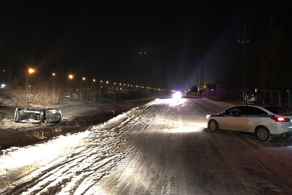 В Новом Уренгое погиб водитель перевернувшегося внедорожника Фото: Госавтоинспекция Ямала