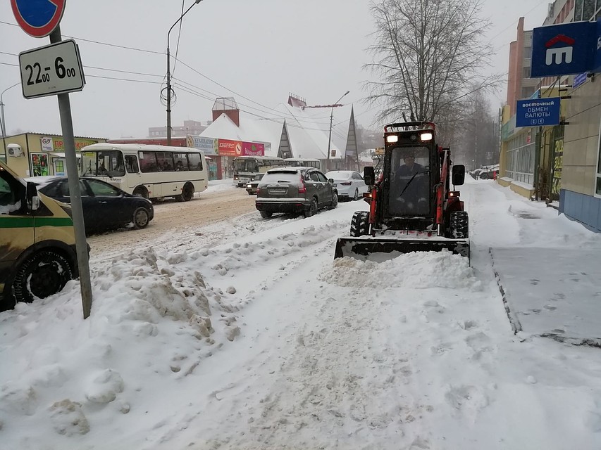 Дорожные службы Сыктывкара переведены в усиленный режим работы. Фото пресс-службы городской администрации
