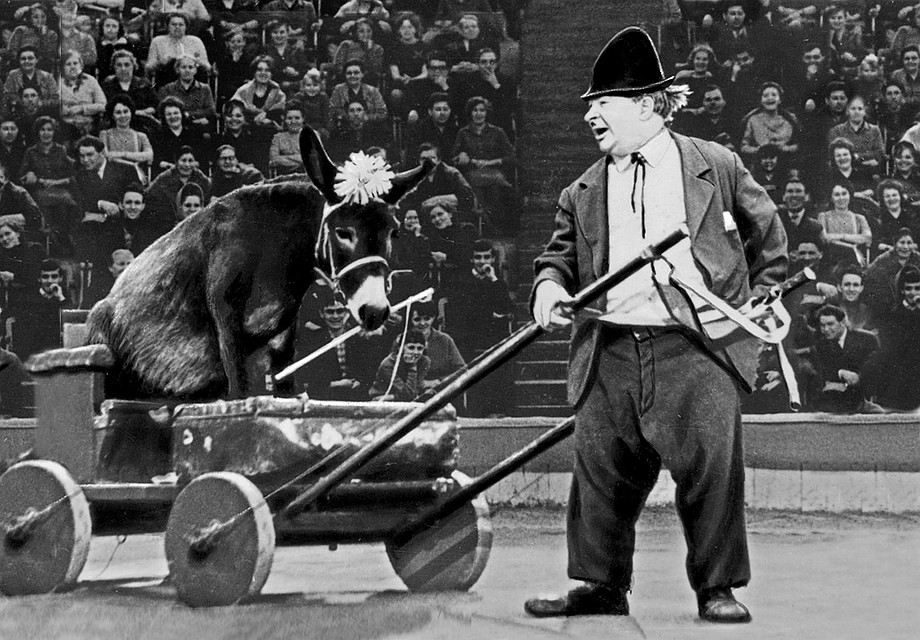 Карандаш (Михаил Николаевич Румянцев) - Герой Социалистического Труда, Народный артист СССР с одним из лучших номеров.