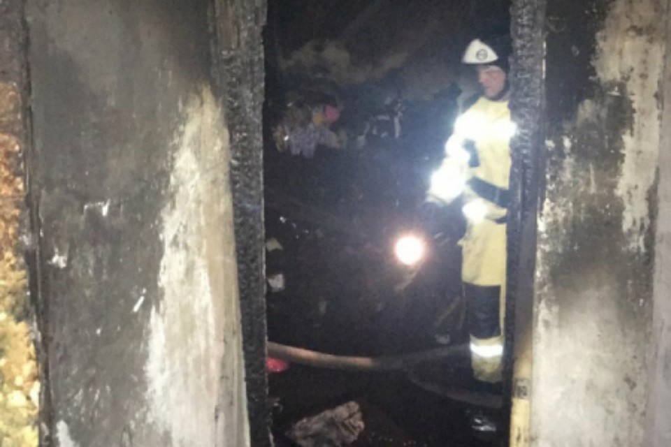 Из пожара в Комсомольске спасли 13 человек, двое погибли