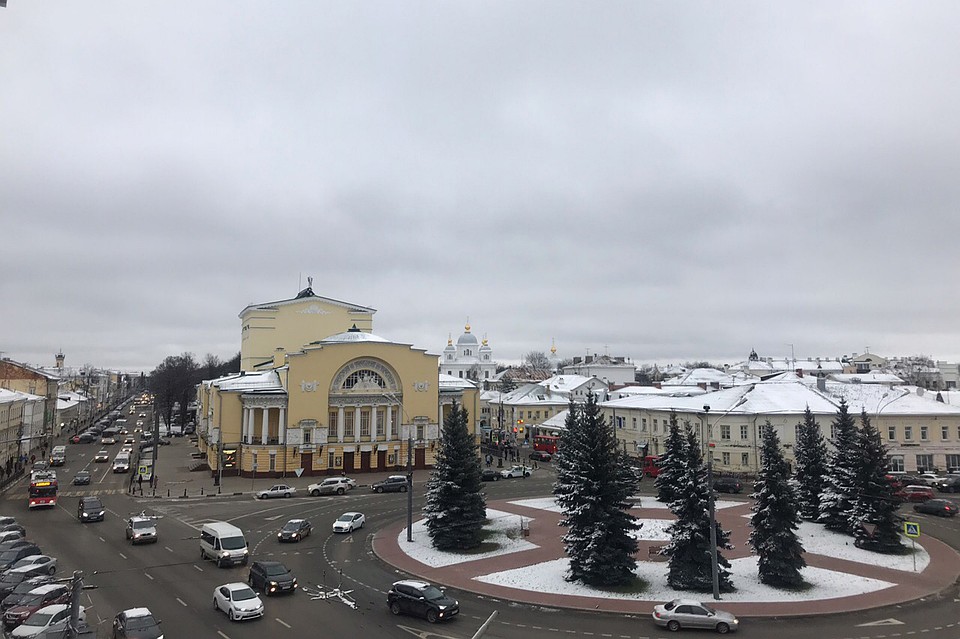 Ярославцы предлагают выселить администрацию из исторического центра, чтобы они оставили его в покое. Фото: Алина Милицина