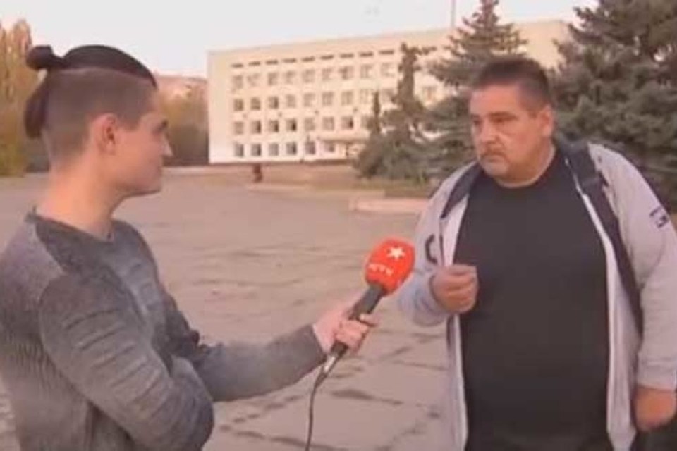 Этот журналист навсегда снискал себе славу стукача и подлеца. Фото: скриншот видео