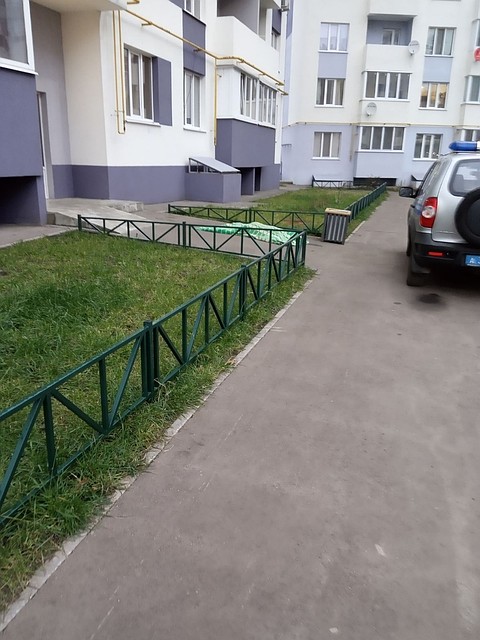 Очевидцы сделали фото с места гибели девушки