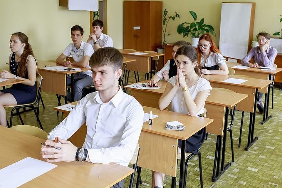 Треть школьников считает предстоящее итоговое сочинение сложным