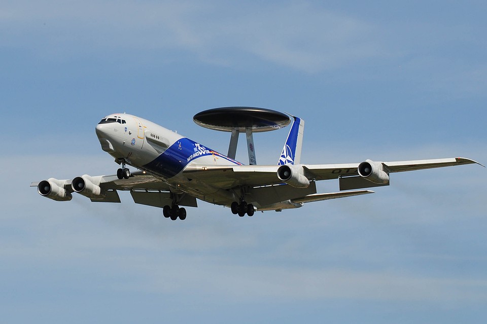 НАТО заменит флот самолетов AWACS машинами с ИИ