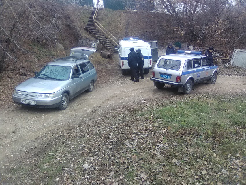 По словам мужчины, он принес из дома охотничий карабин «Сайга» и напугал грабителей. Фото: vk.com/semenoffpro.