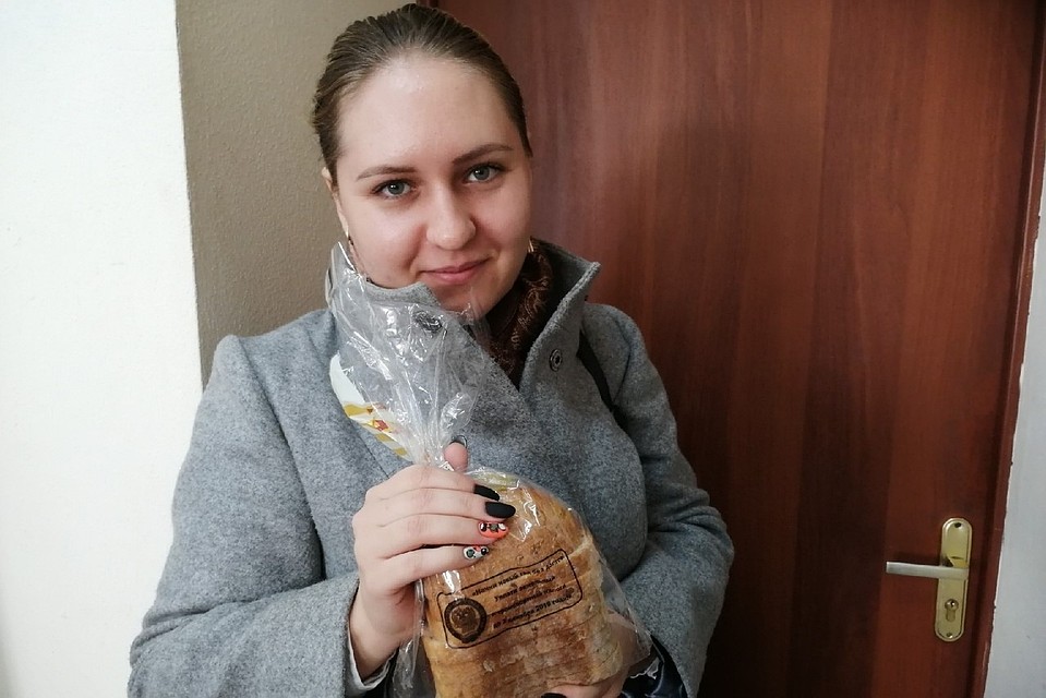 Хлеб с ""памяткой" от налоговой продают в Севастополе и Крыму.