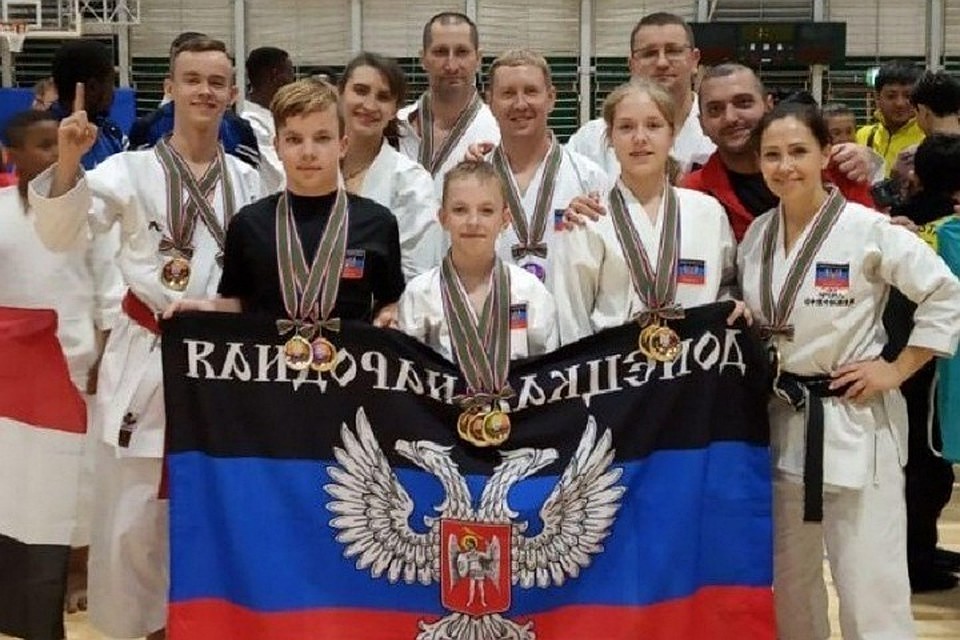 Команда ДНР на соревнованиях в Японии была представлена как полноценный член Всемирной Федерации Каратэномичи. Фото: архив министерства спорта ДНР