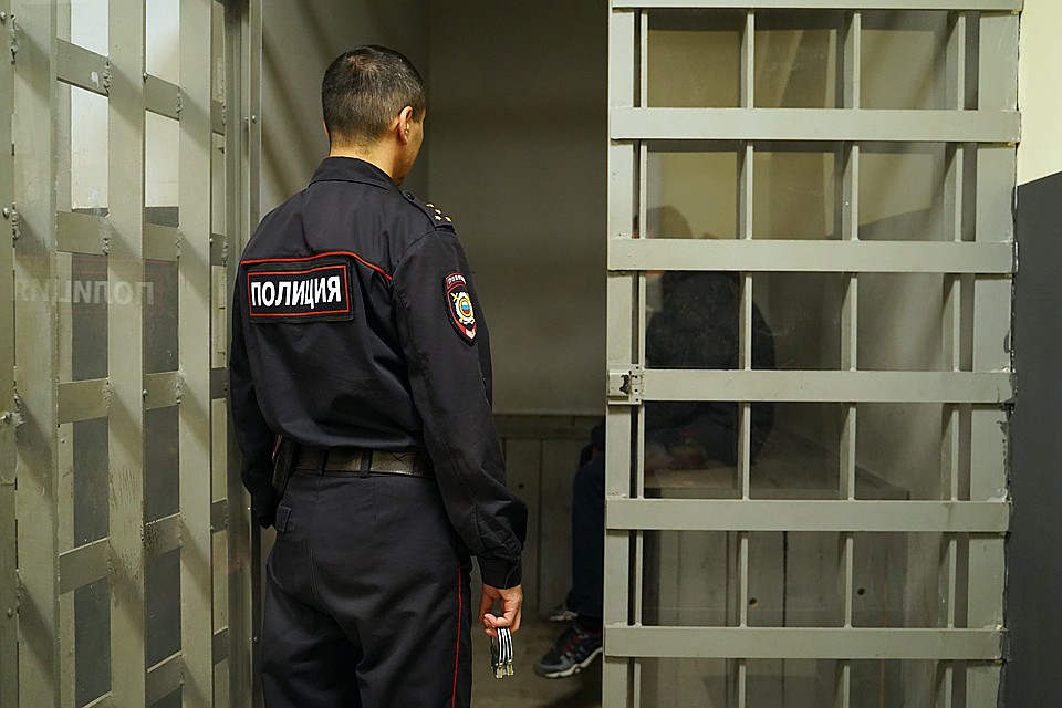 В полиции сказали, что двоих задержали
