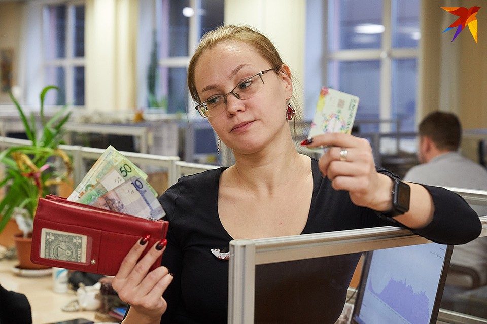 12% белорусов вообще никогда не рассчитывались картами.