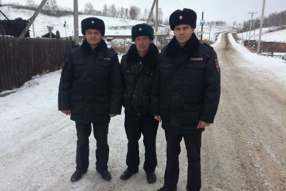Сотрудники полиции Владислав Глебов, Александр Стельмах и Андрей Шишкин помогли избежать взрыва в доме пенсионера.