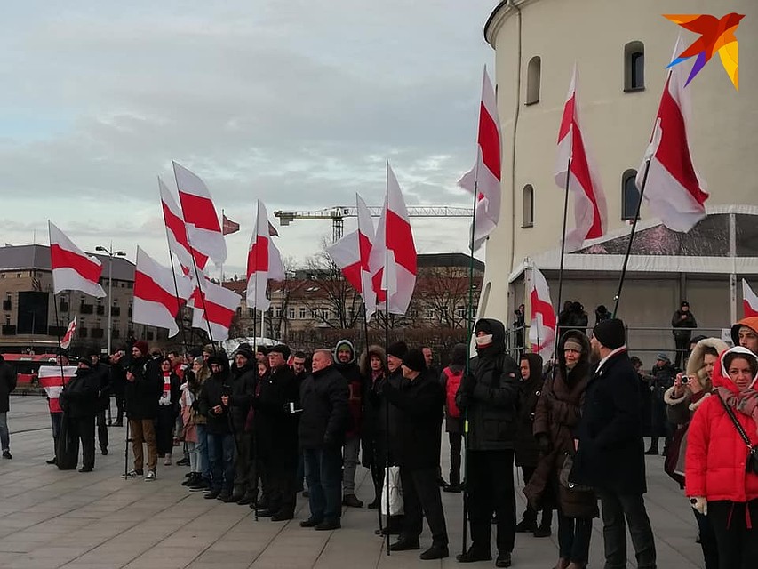 В Вильнюсе началась церемония перезахоронения Кастуся Калиновского и его повстанцев.