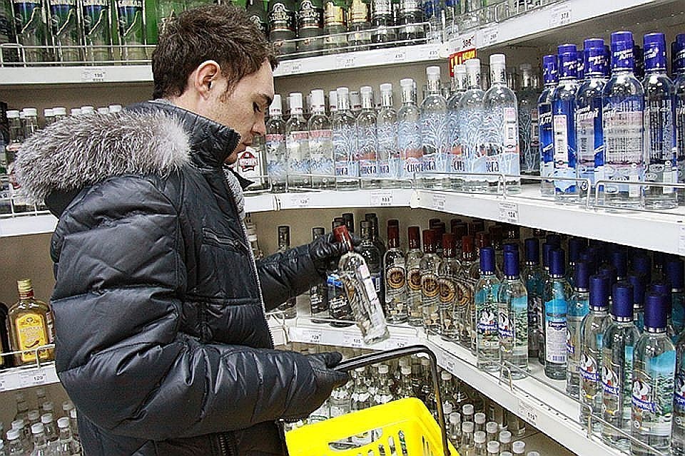 В Совфеде не поддержали законопроект о закрытии магазинов со спиртным вблизи школ