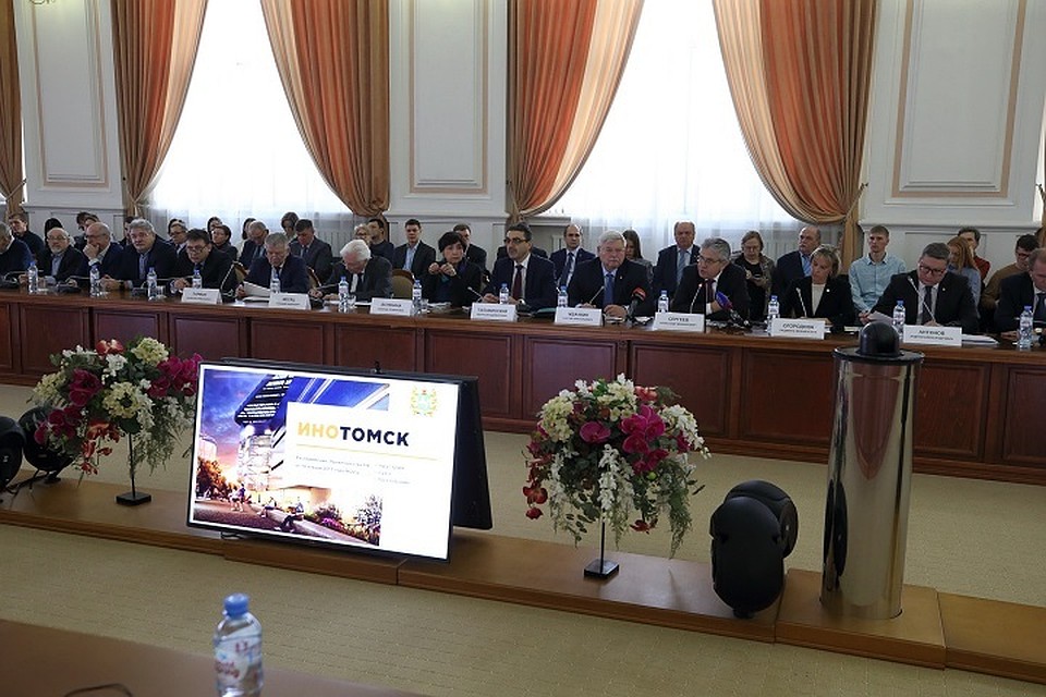 Глава Российской Академии наук обещал поддержку перспективным проектам томских НИИ. Фото: tomsk.gov.ru