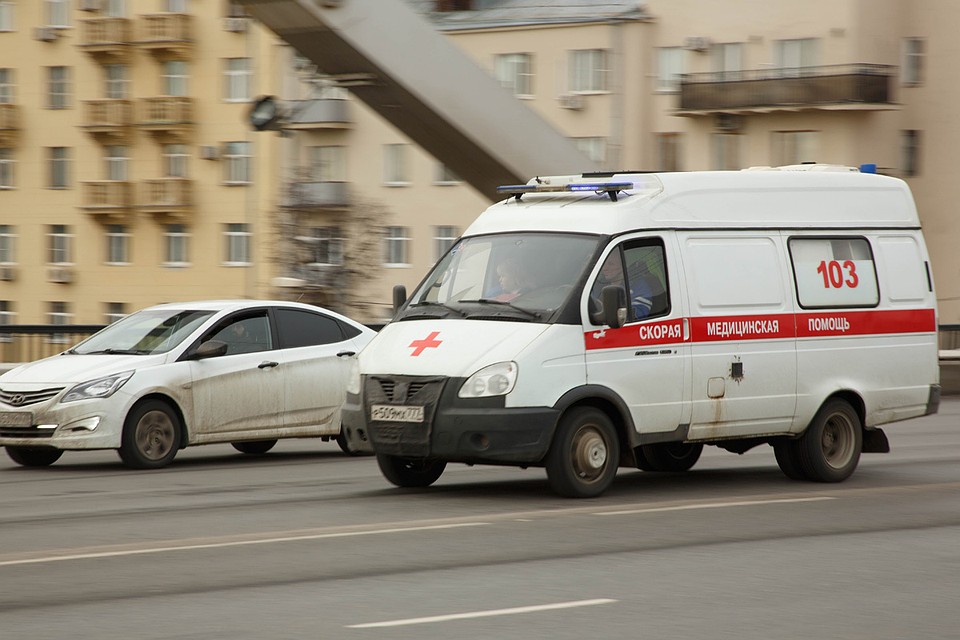 Пенсионера экстренно доставили в больницу с ожогами внутренних органов