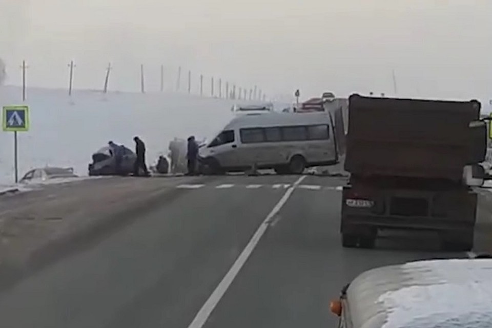 По предварительным данным, ДТП произошло по вине водителя пассажирской "Газели".