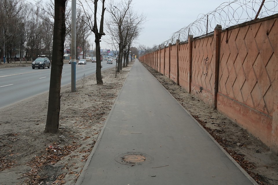 После ввода в эксплуатацию новая ливневка будет принимать воду с Литейной и прилегающих улиц, где подтапливало частные дома.
