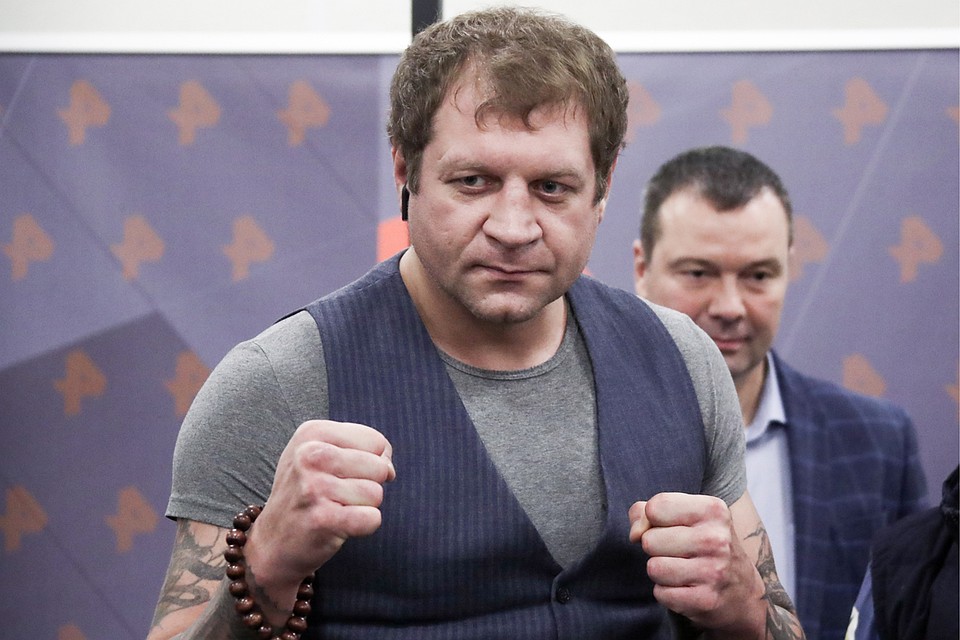 Накануне поединка с известным силачом Михаилом Кокляевым скандальный боец побывал на Радио «КП». Фото: Валерий Шарифулин/ТАСС