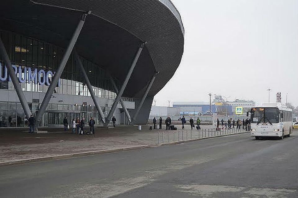 Пассажиру самолета "Бухара - Москва" понадобилась помощь медиков
