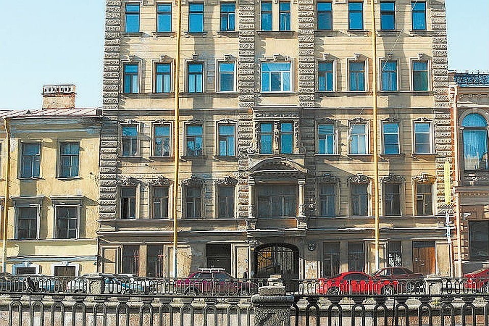 На памятники архитектуры могут запретить вешать кондиционеры и антенны