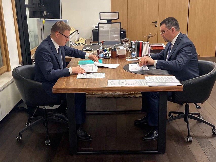 Максим Акимов поддержал предложение Алексея Текслера о запуске электропоезда между железнодорожным вокзалом и аэропортом в Челябинске. Фото: gubernator74.ru