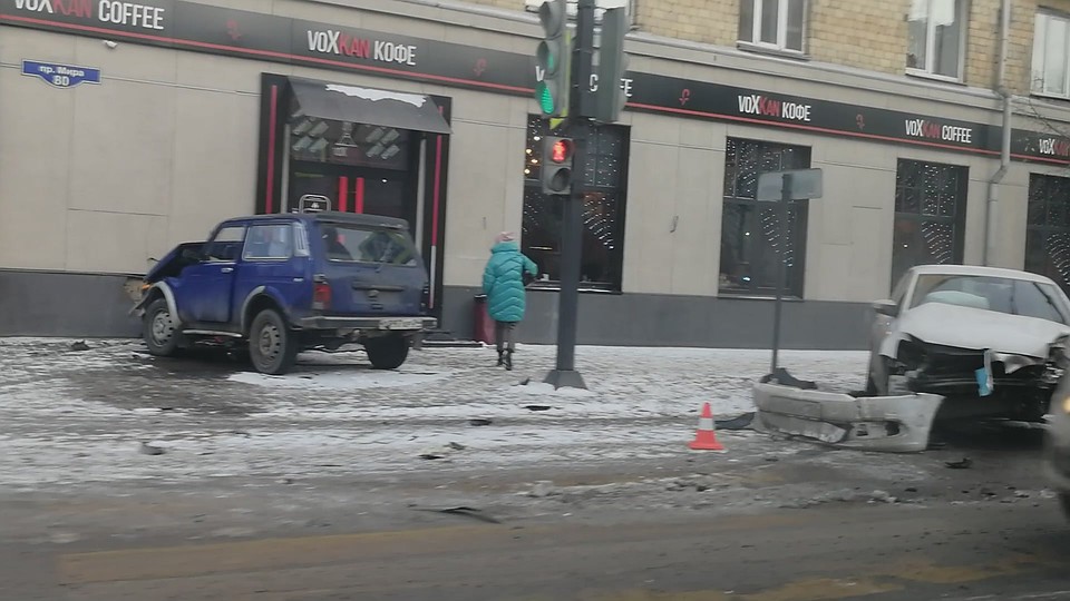 Авария в Красноярске с пятью пострадавшими